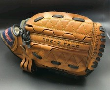 MacGregor Youth Baseball Glove. Right Hand Throw. Leather. Well Worn. Read