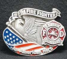 WL15148 NOS VINTAGE 1994  THE FIREFIGHTER AN AMERICAN HERO  MENS BELT BUCKLE