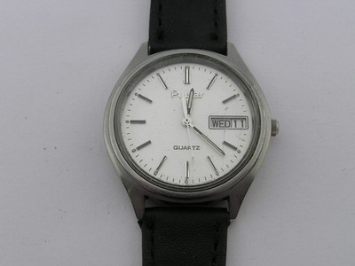 Vintage Pulsar Mid-Size Watch 33mm Day/Date Quartz Y563-6109 Working
