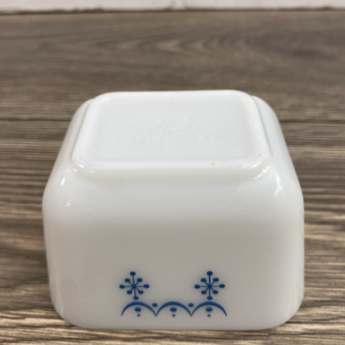 Vintage PYREX Ghirlanda Fiocco di Neve Blu 501B Piatto Frigorifero 1 1/2 Tazza NO COPERCHIO - Foto 4 di 5