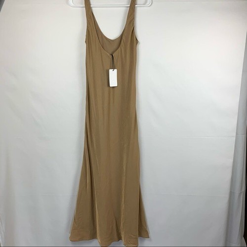 Nuevo con etiquetas Vestido Midi Satinado Sin Mangas Cuello Redondo Ariel Línea y Punto Tostado Camel Pequeño - Imagen 8 de 12