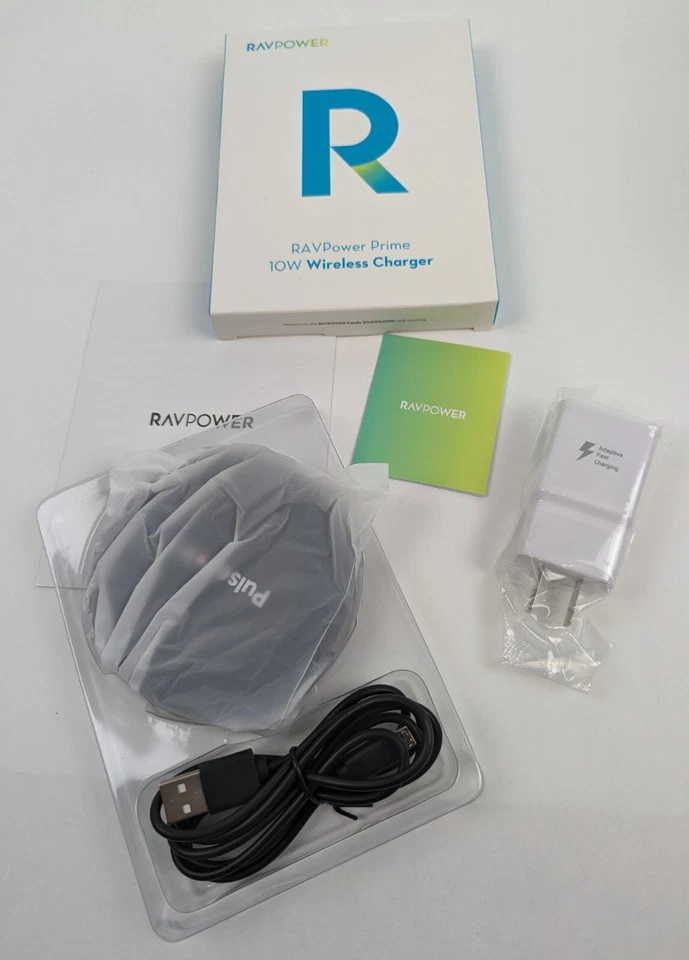 RAVPower RP-PC014 Carga Rápida Qi Almohadilla de Carga Inalámbrica 10W con Cable y Fuente de Alimentación Foto 2 de 4