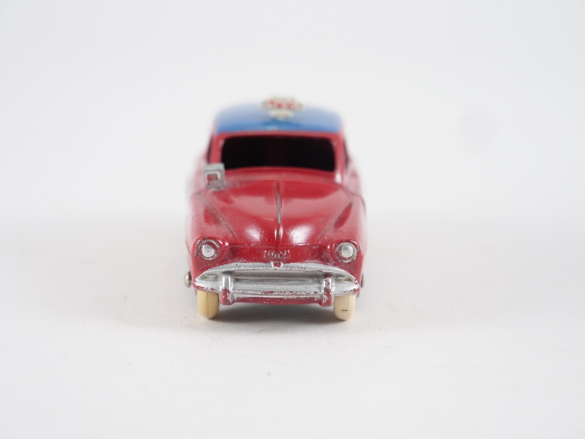 Dinky Toys F n° 24 U Simca 9 Aronde repeinte en boîte