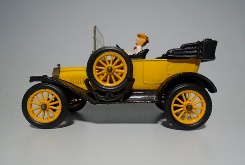 Corgi Classics 9012 1915 Ford Model T, Yellow, Driver Figure, Boxed - Picture 2 of 17