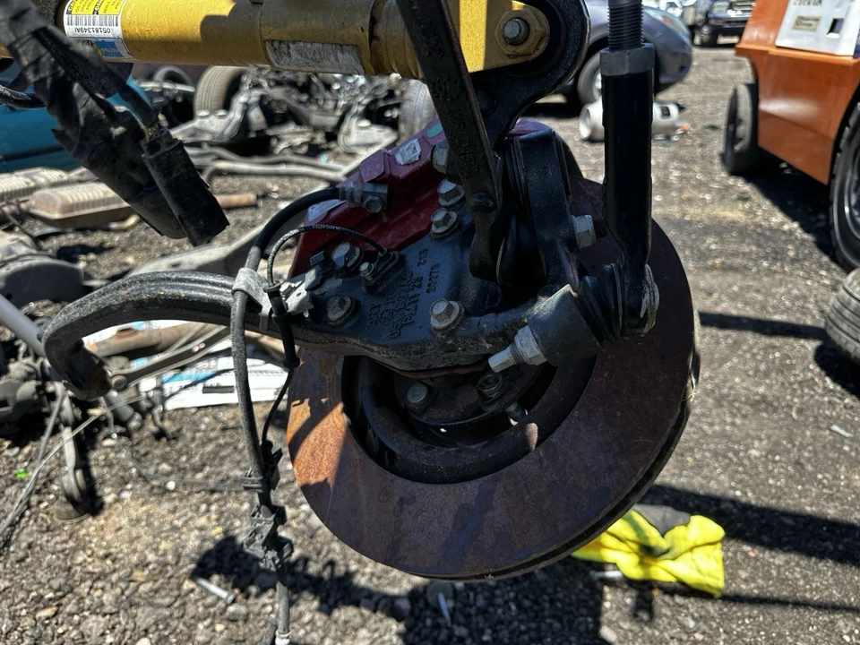 15-23 CARGADOR DODGE CHALLENGE SRT HUSILLO DELANTERO DERECHO Sin Pinza Brembo Foto 2 de 2