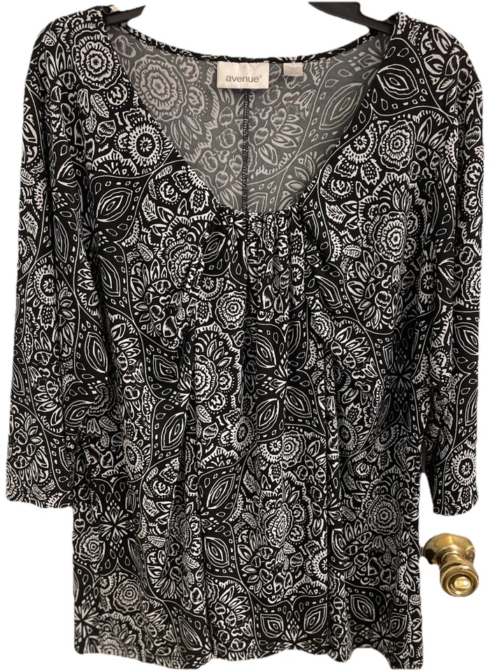 Blusa Top AVENUE Talla 18/20 Cachemira Cuello Redondo Mangas 3/4 Elastizada Negra Blanca Foto 2 de 4