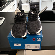 adidas Swift Run 22 Herren Sneaker Low Top Schwarz/Weiß EU 40 Schnürung