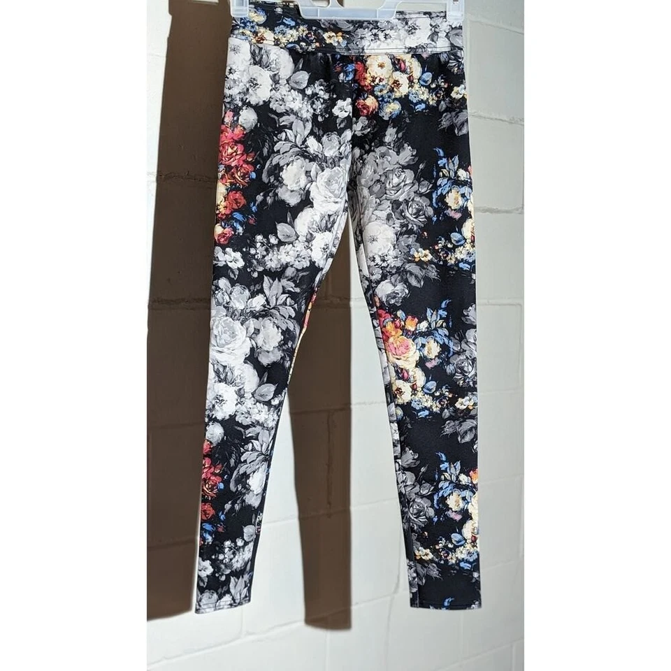 Leggings Abercrombie & Fitch Estampado Floral Negros Multicolor Mujer Talla Pequeña Foto 2 de 4