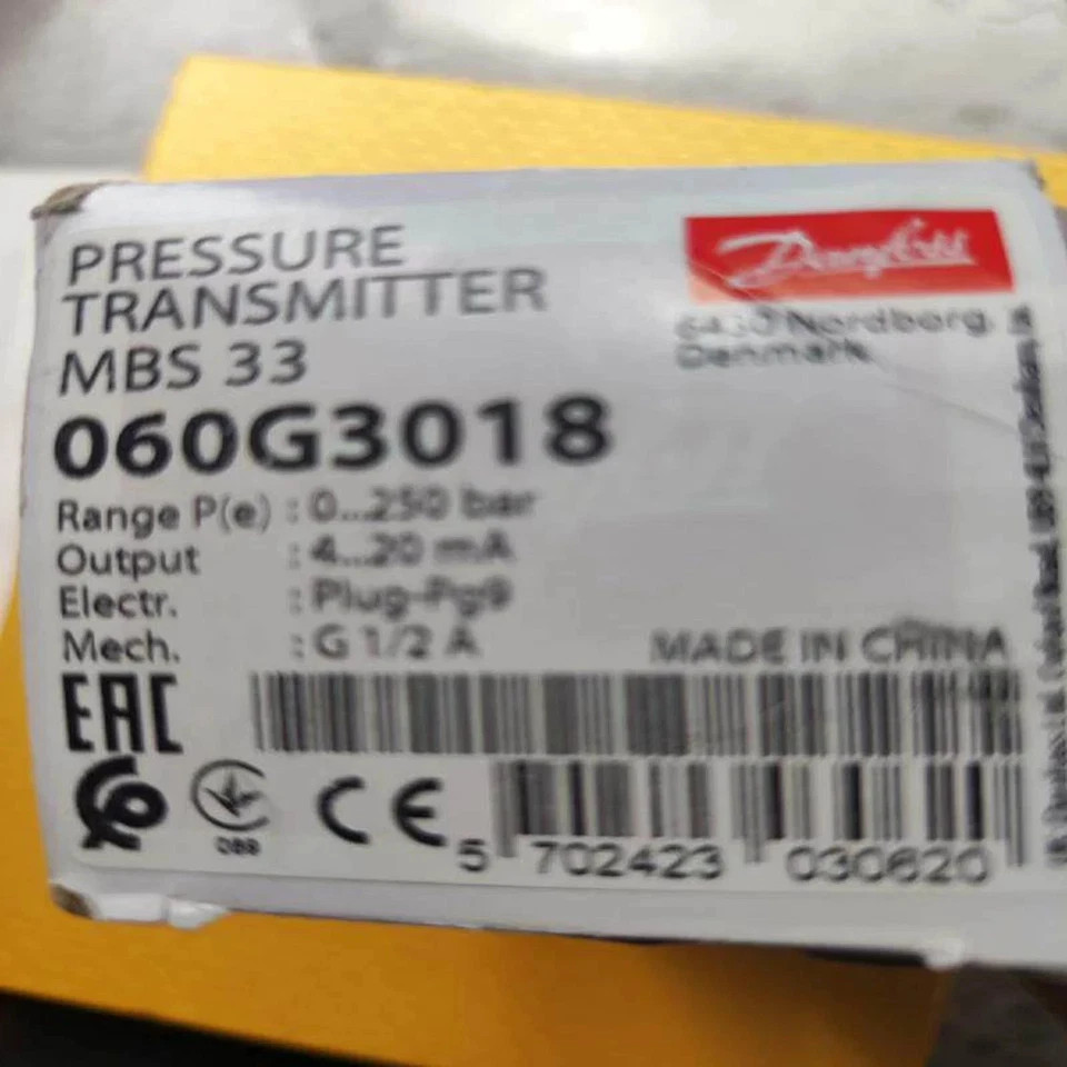 1PC- Danfoss 060G3018 Pressure transmitter, MBS33, 0bar-250bar,0 psi-3625 psi