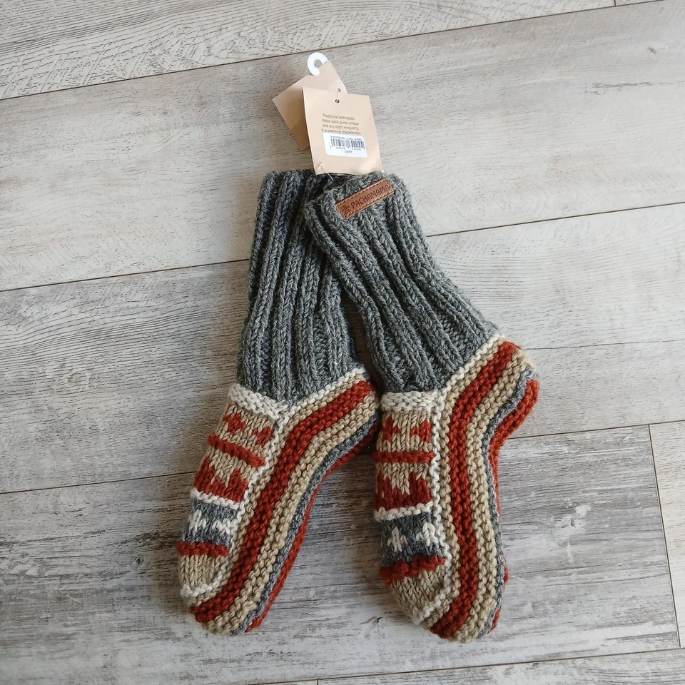 Calcetines forrados de punto Pachamama hechos a mano mezcla de lana gris naranja beige Foto 2 de 4