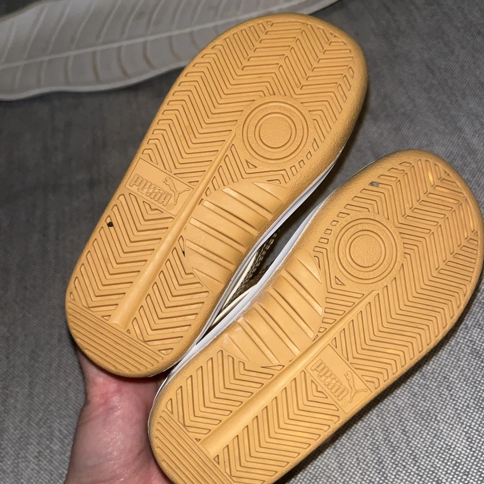 Toddler Girls Puma Shoes Size 7 - Image 4 of 4