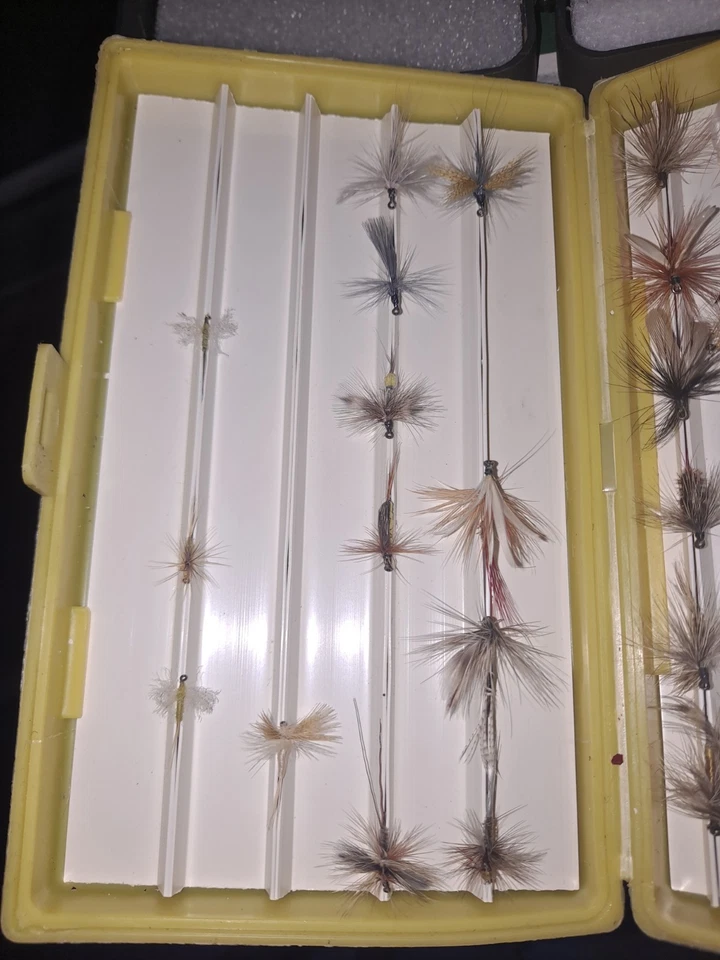 2 cajas de pesca con mosca Scientific Anglers con 43 moscas surtidas para trucha +  Foto 2 de 4