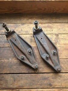 99-04 Ford F250 F350 4X4 Front Upper Shock Tower Upright OEM W/ Bolts One