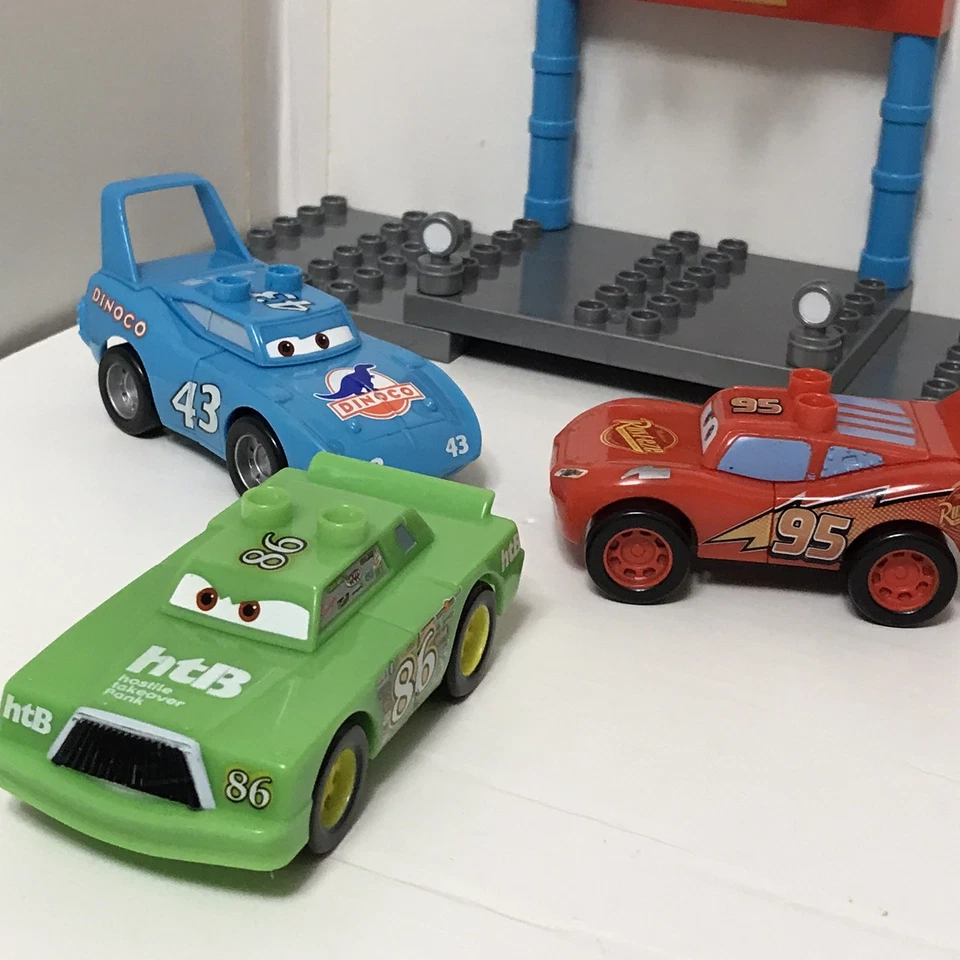 MEGABLOKS DISNEY PIXAR CARS Dinoco #43- Rust-eze #95 & htB #86 Play Set Pieces - Image 4 of 4