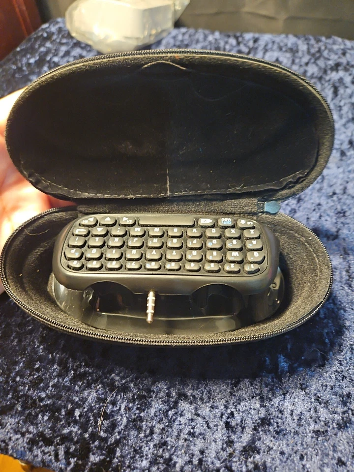 Biogenik EB Games Exclusive PS4 Wireless Bluetooth Qwerty Keypad fr Dualshock@C2 - Image 4 of 4