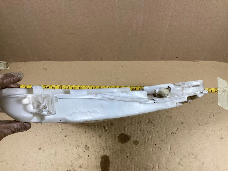 BMW 750i 2010-2015 lavadora de parabrisas botella tanque motor 8050439 OEM. Foto 2 de 4