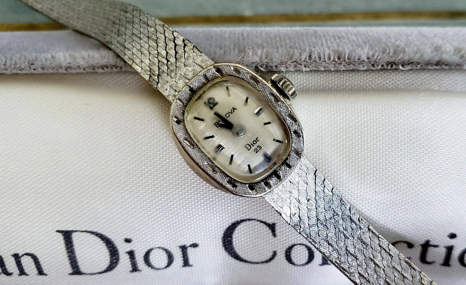 Montre Bracelet Femme Vintage 1970 or blanc 14K Christian Dior par Bulova