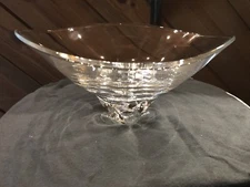 NIB Steuben Trillium Glass Bown