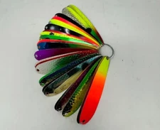 * REEF RUNNER * SPOON COLOR SAMPLES ' 3.5" ' LOT OF 25 COLORS/PATTERNS