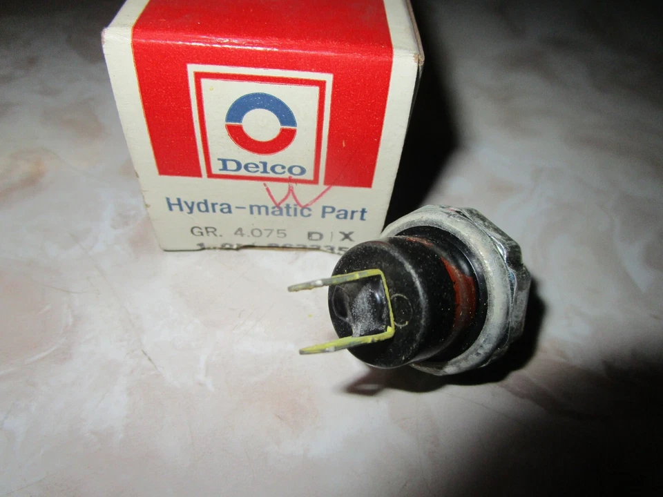 Interruptor de cuerpo de válvula de transmisión de presión Governor 1980 Pontiac, Firebird 301W NOS Foto 2 de 4