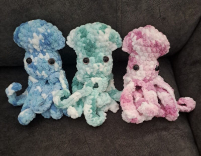Handarbeit gehäkelt Amigurumi süßes Baby Tintenfisch Plüschtier