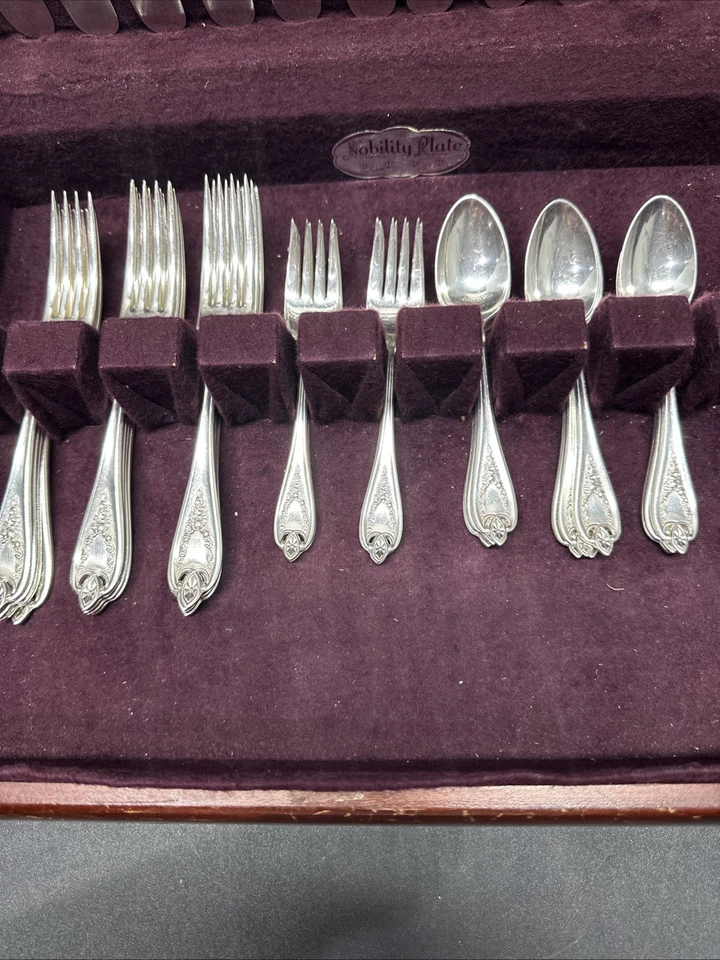 Rogers Bros Old Colony 1847 42 piezas Juego de cubiertos estuche incluido Foto 3 de 4