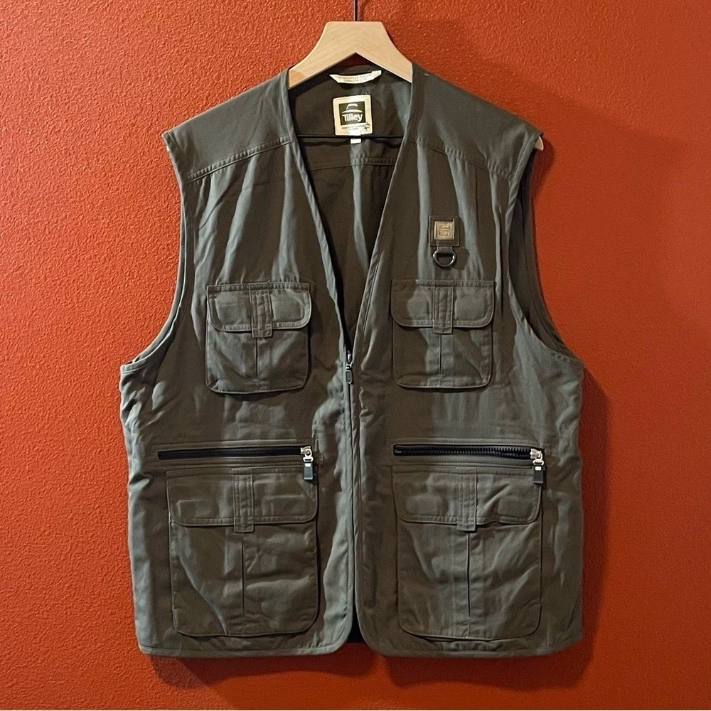 Tilley Men's Endurables Different Drummer Outdoor Safari Fishing Utility Vest