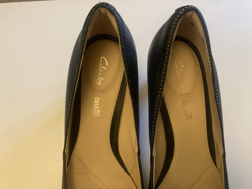 Clarks cushion plus black leather court shoe Pointed toe Gold trim side size 6 D - Afbeelding 18 van 19