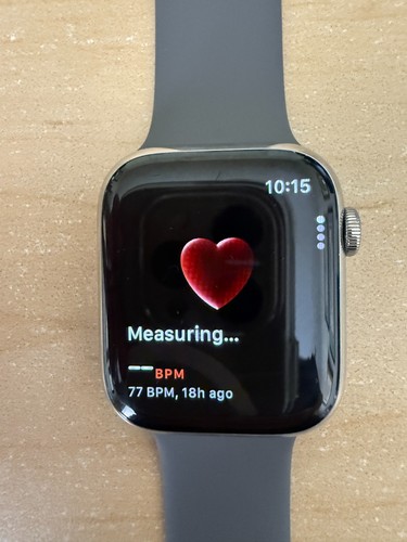 APPLE Watch Series 8 45mm ARGENT Acier Inoxydable + Bracelet GPS/Cellulaire + BONUS - Photo 8 sur 10