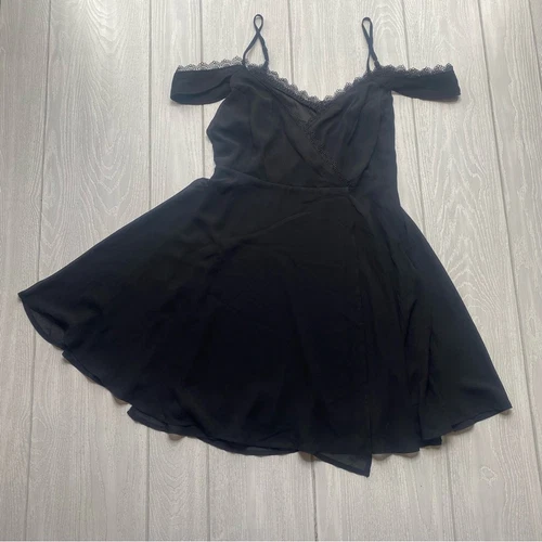 LULUS WOMEN’S LITTLE BLACK DRESS LBD LACE NECKLINE MINI DRESS SIZE MEDIUM
