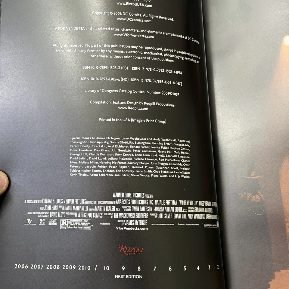 V for Vendetta Lot: Mask Giftset 2-Disc DVD + Sealed LE + Script-to-Film - Image 4 of 4