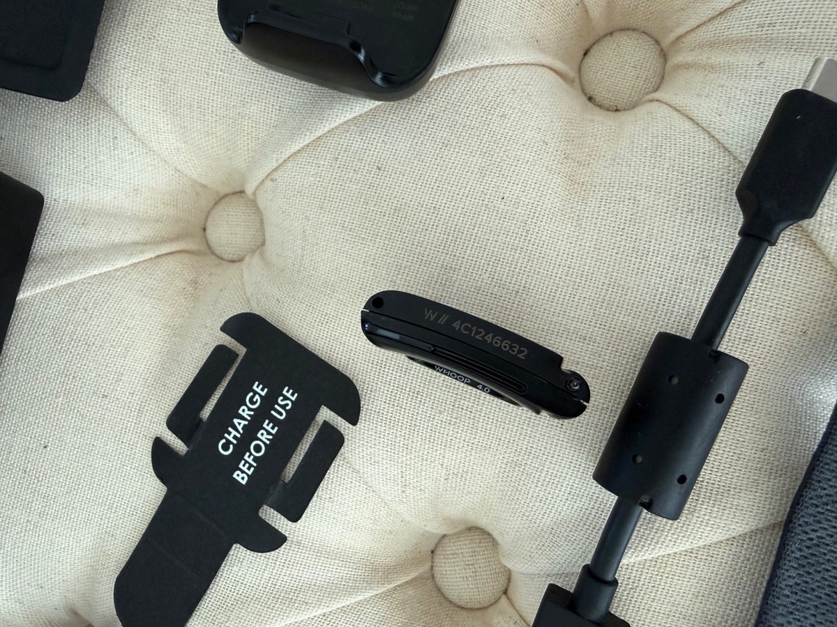 WHOOP 4.0 Fitness Tracker + Battery Pack + Charger + Band Full Set