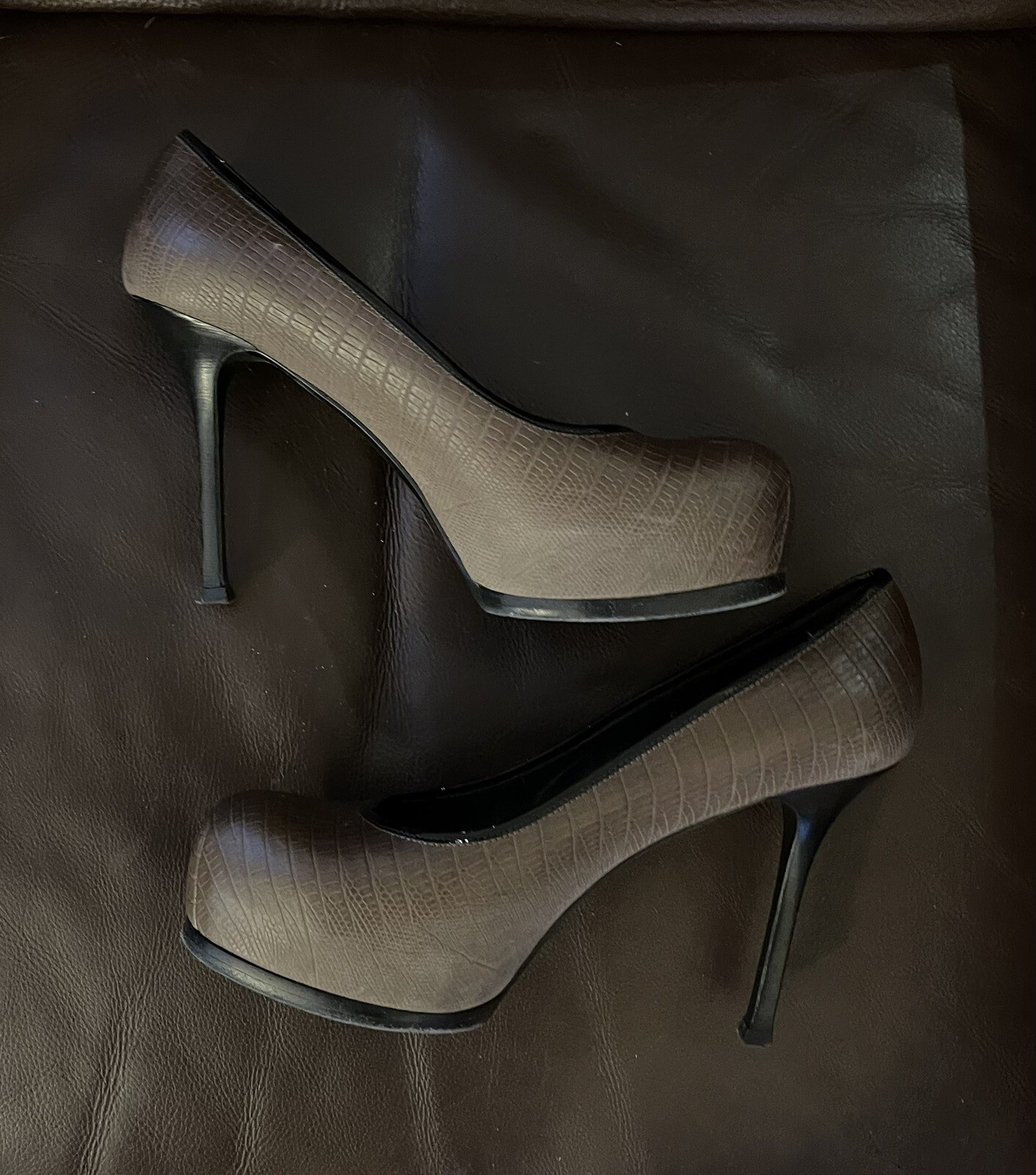 Décolleté Yves Saint Laurent Tejus Nubuk Degrate in pelle con plateau taglia 9 US
