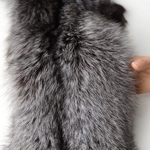 Tanned Silver Fox Skin Fur Pelts Soft Dense Real Leather Hides 39-47 inch - Picture 6 of 12