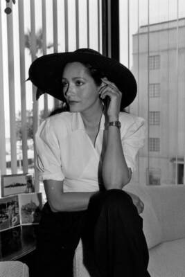 Actress Barbara Carrera Film Star Movie Star Old Photo 24