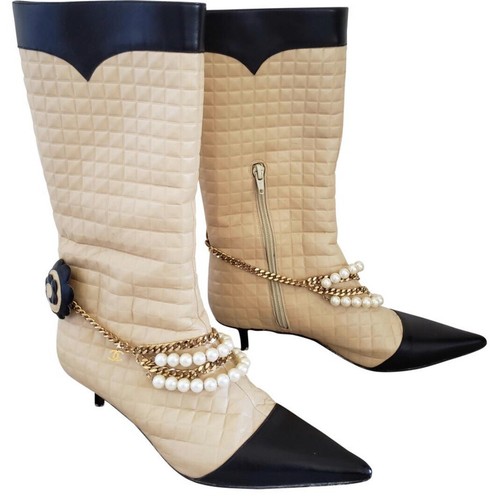 CHANEL 2002 Pearl Chain Leather Camellia Necklace Bracelet Belt Trim Boots Sz.8 - Picture 2 of 11
