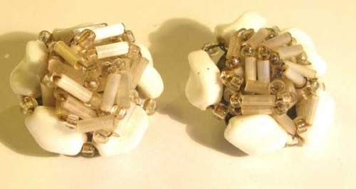 Beaded Milk Glass Vintage Earrings RETRO Clip On VGC Free Post ca 1950s COSTUME - Picture 2 of 4