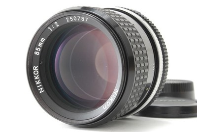 【美品】ニコン Nikon Ai Nikkor 85mm F2 NEAR MINT w/ Box] Nikon Ai-s Nikkor 85mm F2 Portrait MF Lens