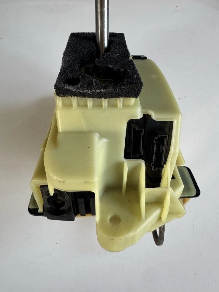03-09 MERCEDES W211 E350 E550 FLOOR GEAR SELECTOR SHIFTER 2112674624 OEM - Image 2 of 4