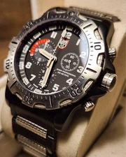 Luminox Ultimate Big Date Navy Seals Watch Swiss Made Tritium Illumination Dive