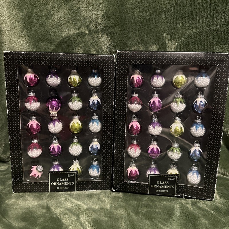 Christmas Glass look Mini Ornaments Set Of 2 (40) Santa Snow