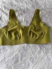 Knix Revolution Wireless Pullover Bra Size Medium Green Fits 34A 34B 34C