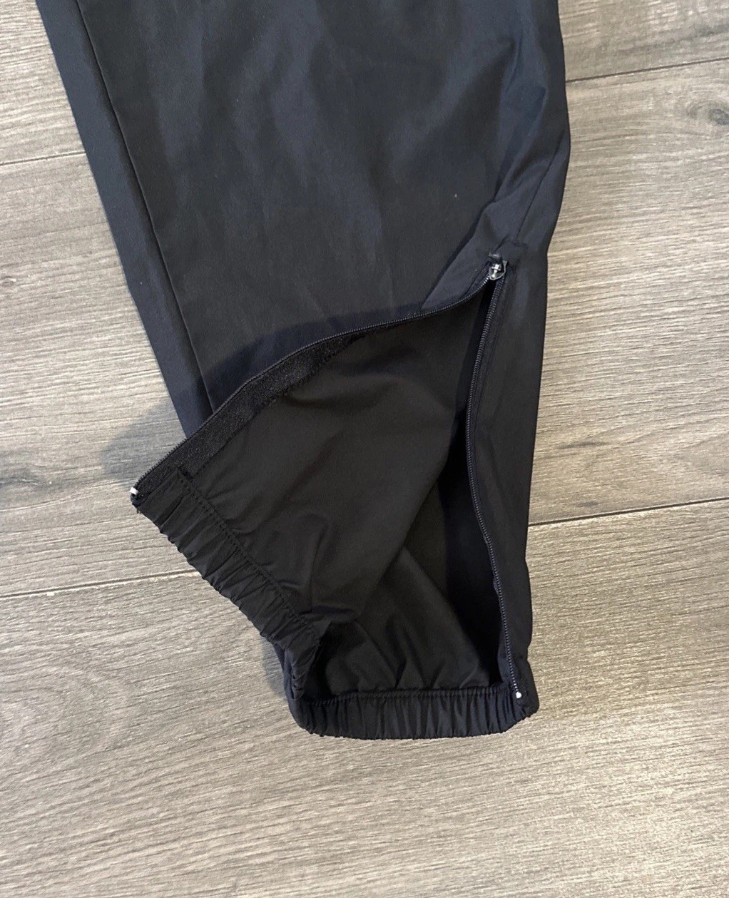 New Balance Lightweight Drawstring Windbreaker Jo… - image 9