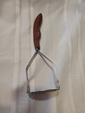 Vintage CUTCO No. 14 POTATO MASHER Wood Grain Brown Swirl Handle Made USA. A7