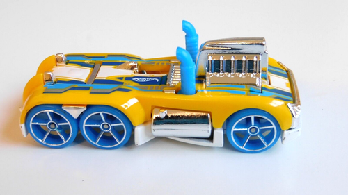 NEW Hot Wheels .. SEMI PSYCHO .. 2012 Loose New to display - Foto 2 di 7