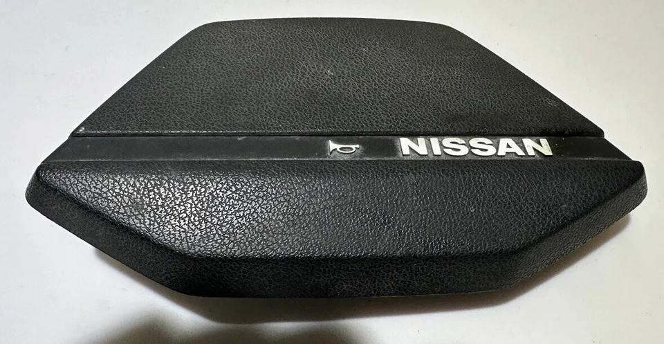 Camioneta pickup Nissan Datsun 720 80 81 82 83 84 85 86 almohadilla de bocina negra OEM Nissan 🛻 Foto 4 de 4