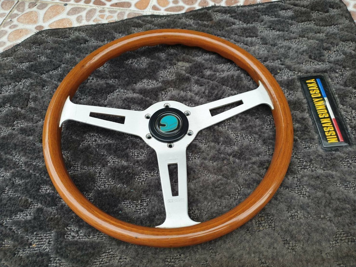 Very Rare MOMO CHECKMAN Wood steering wheels with vintage