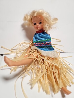 1967-70's Pedigree Sindy Doll Blonde with 1 outfit LEG STUCK. DAMAGED
