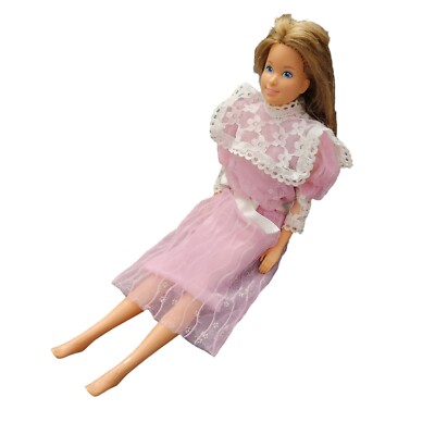 Vintage 1979 The Heart Family Mom Doll Mattel in Pink Ruffle Dress