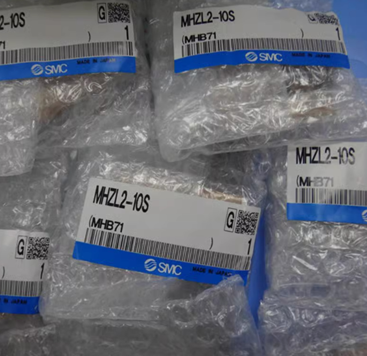 NEW SMC MHZL2-10S Pneumatic Finger Cylinder